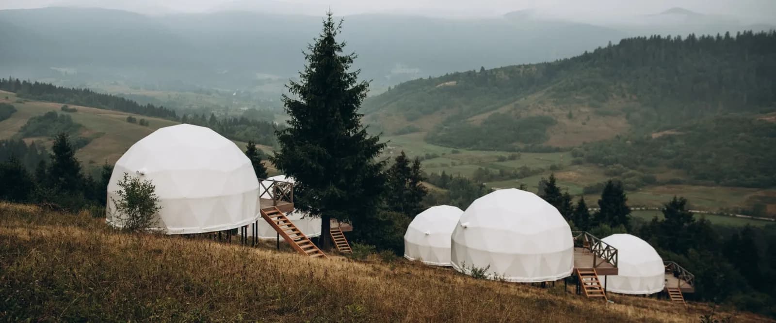 Відпочинок на природі: екотуризм і глемпінги в Україні