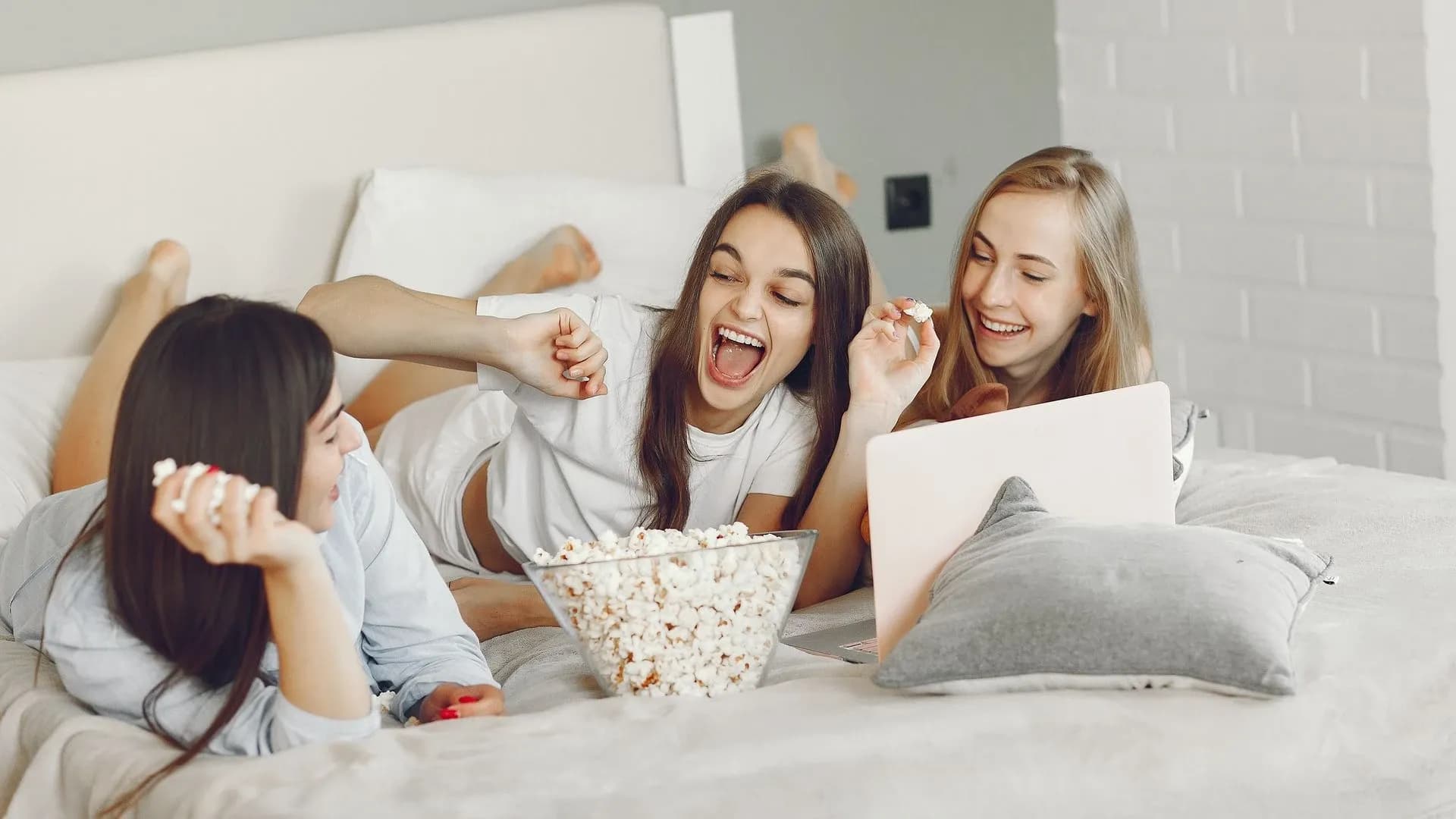 Что посмотреть? Лучшие фильмы о жизни в стенах отелей